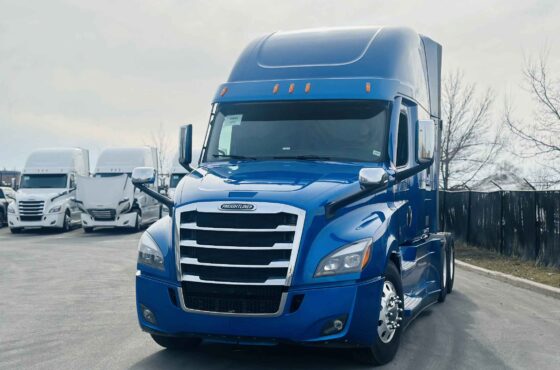 2022 VOLVO TRUCK 870